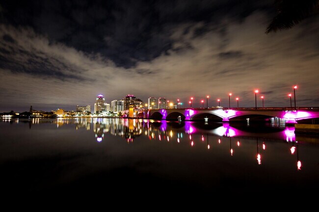 Building Photo - 1801 N Flagler Dr