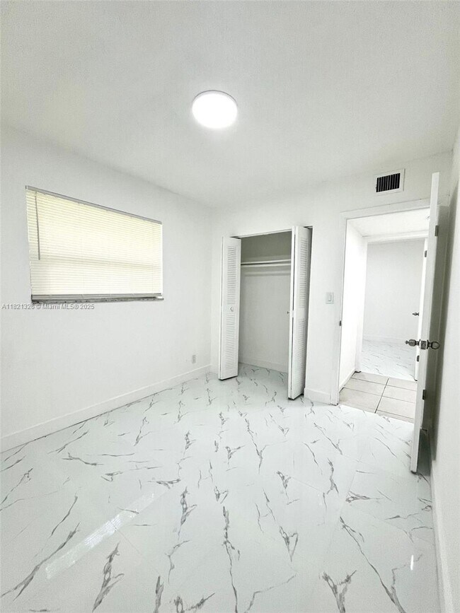 Building Photo - 830 SW 74th Terrace