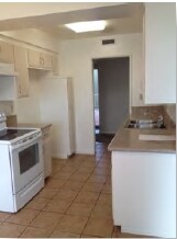 Kitchen - 500 S Inglewood Ave