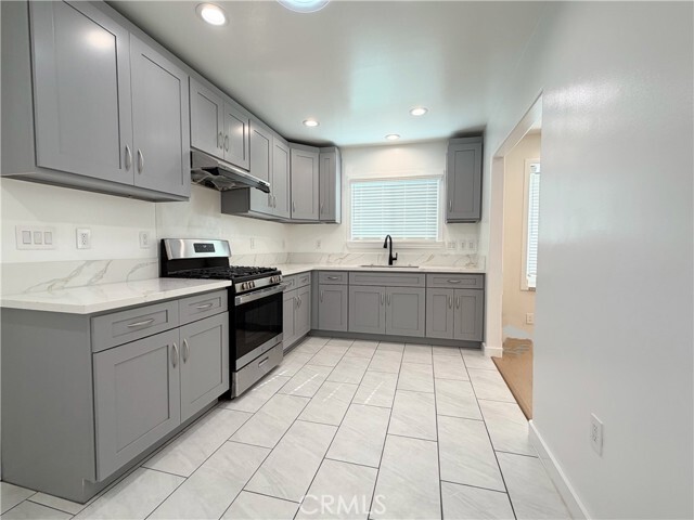 Building Photo - 111 E Newby Ave