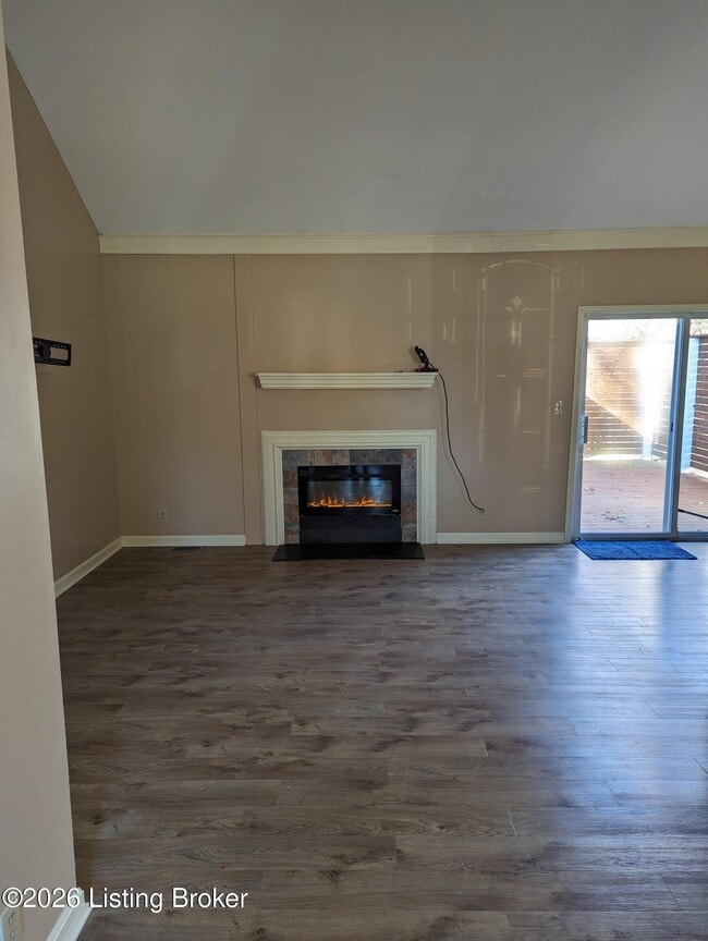 Building Photo - 7605 New La Grange Rd