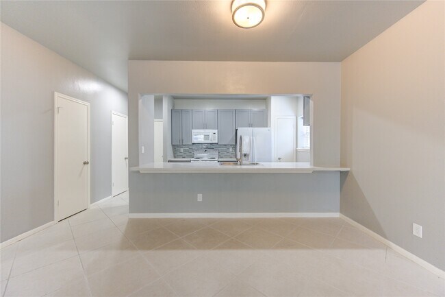 Building Photo - 3050 Holly Hall St