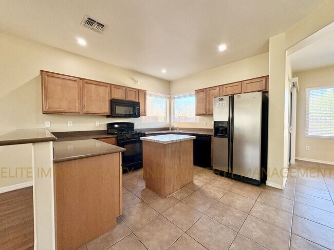 Building Photo - 14160 South Avenida Zumba