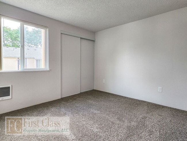 Building Photo - 3648 SW Beaverton Hillsdale Hwy