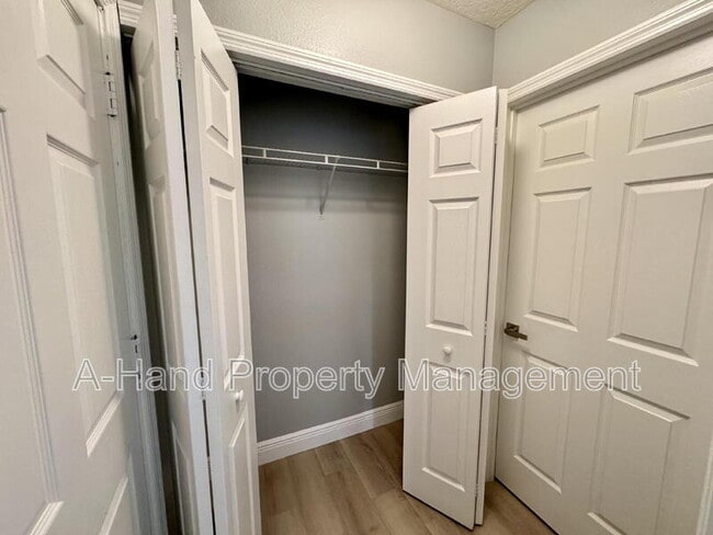 Building Photo - 2623 Fan Palm Dr
