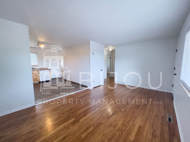 Building Photo - Lovely Four Bedroom