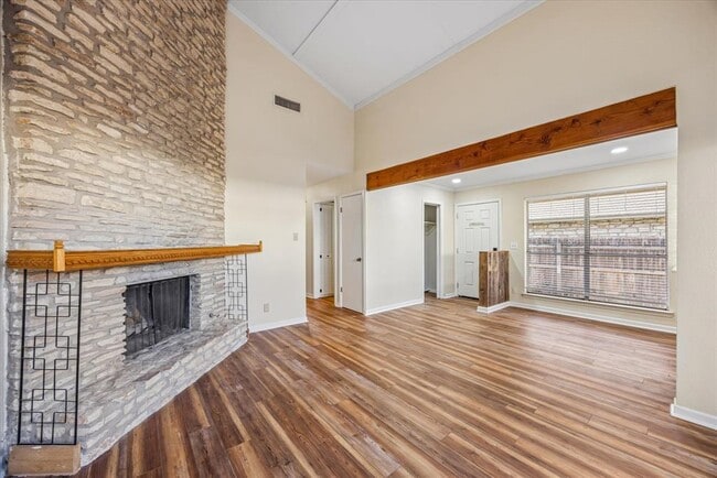 Building Photo - 2808 Thrushwood Dr