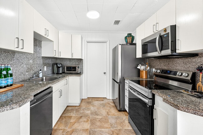 Building Photo - 3511 Washington Rd