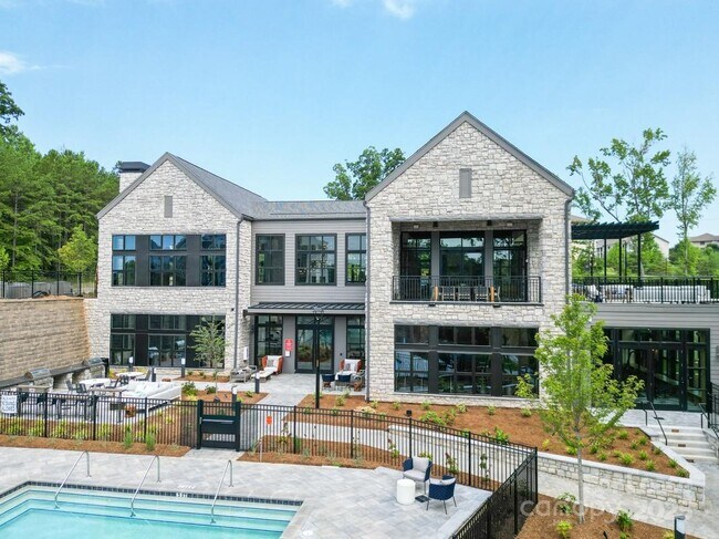 Building Photo - 9132 Senator Royall Dr