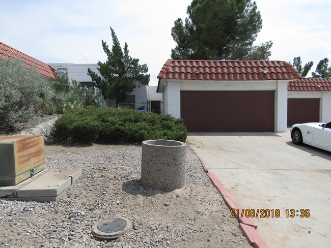 Primary Photo - 2 Bedroom 2 Bath Duplex!! Taking Applicati...