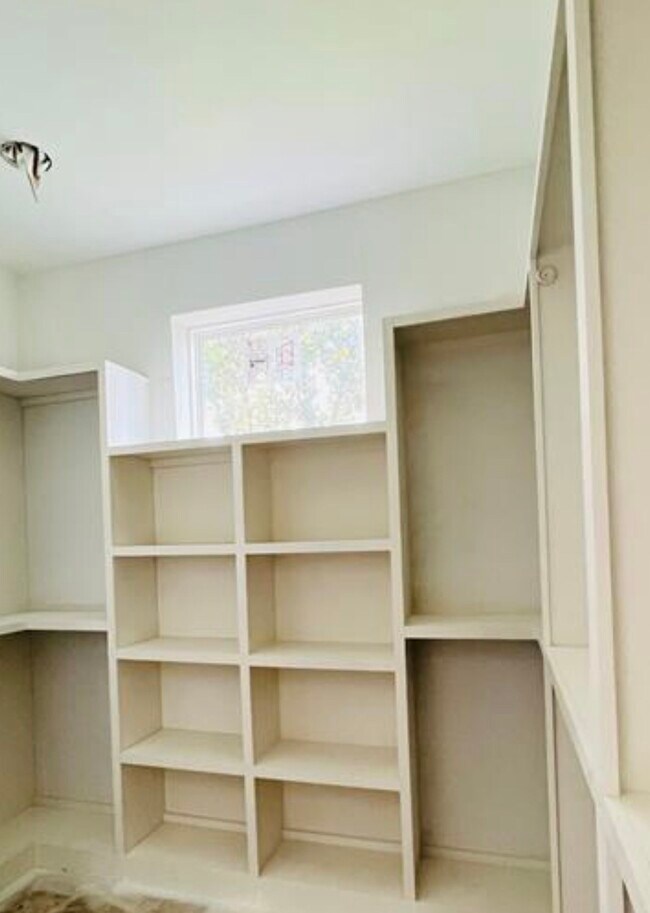 Building Photo - 9905 Excaliburs Ct