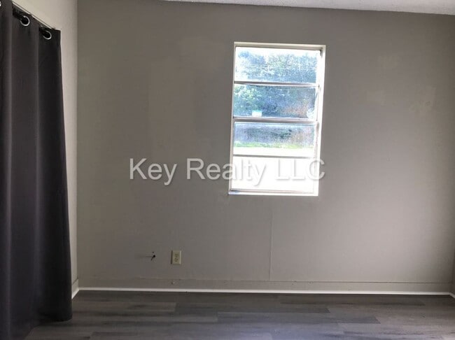 Building Photo - 413 - A Hickory - Wardville