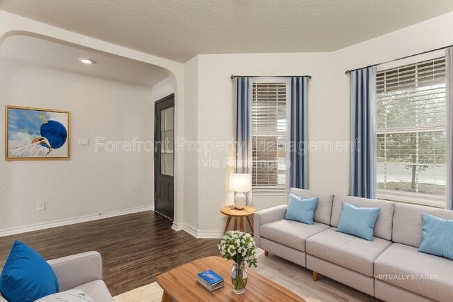 Building Photo - 2935 Thackery Groove