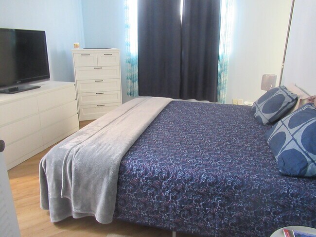 Building Photo - 2841 Somerset Dr