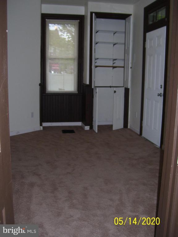 Building Photo - 221 Ann St