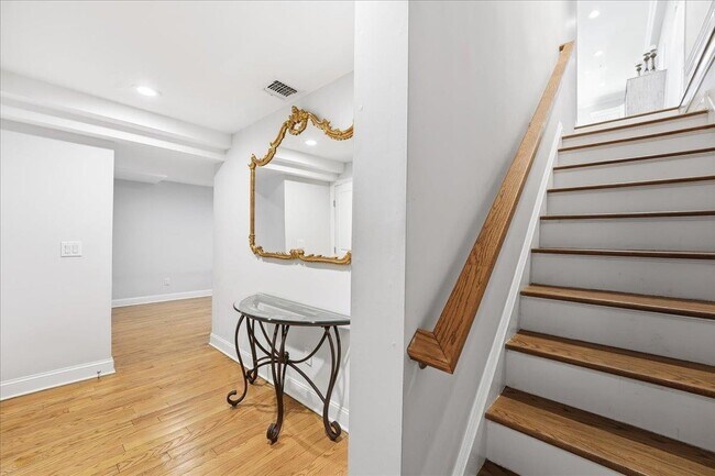 Building Photo - 41 Bentley Ave