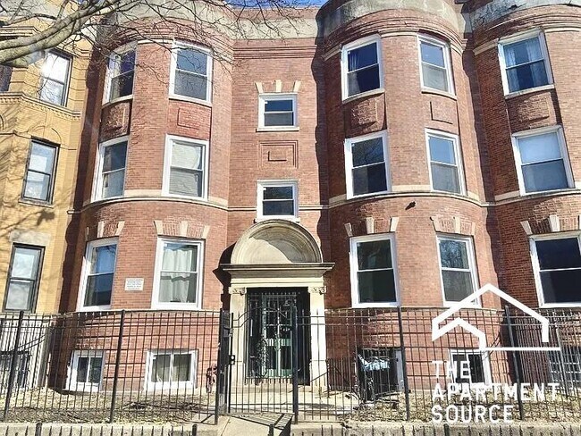 Building Photo - 4009 S Calumet Ave