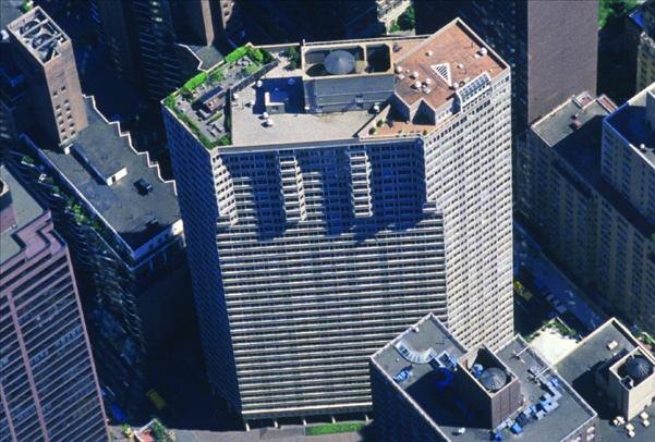 Building Photo - 420 E 54th St
