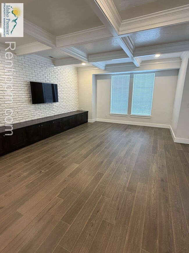 Building Photo - 3010 S Honeycomb Way