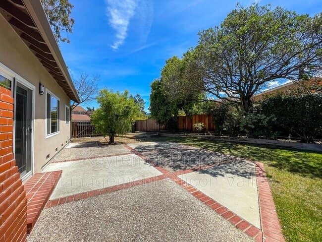 Building Photo - 6701 Tannahill Dr
