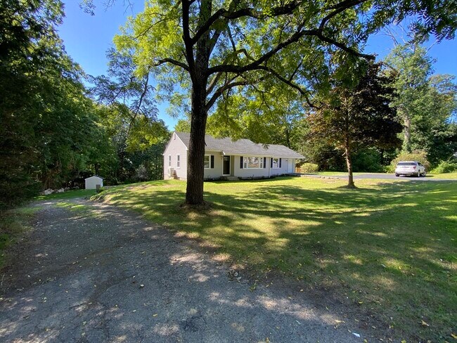Primary Photo - 38 E Main St