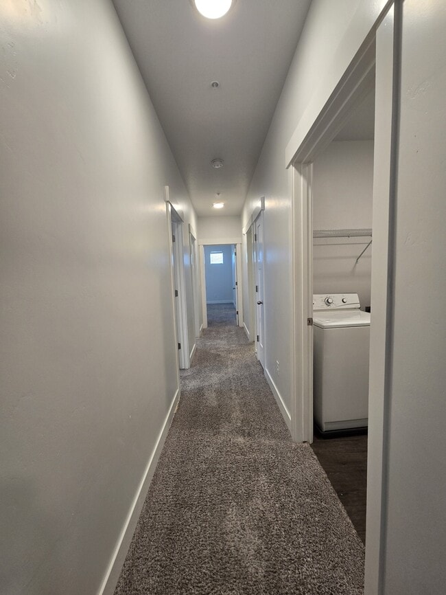 Building Photo - 1985 N 3330 W