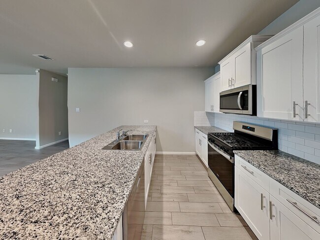 Building Photo - Charming Dollhouse Living with Designer Finishes & a Private Backyard Retreat!