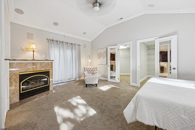 Building Photo - 2 Woodstock Dr