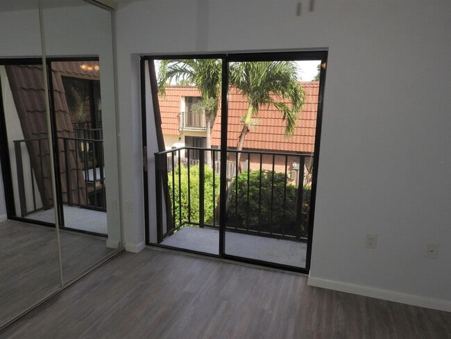 Building Photo - 246 Charter Way
