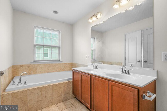 Building Photo - 9624 Westerdale Dr