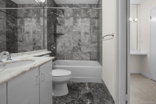 Building Photo - 4 Martine Ave