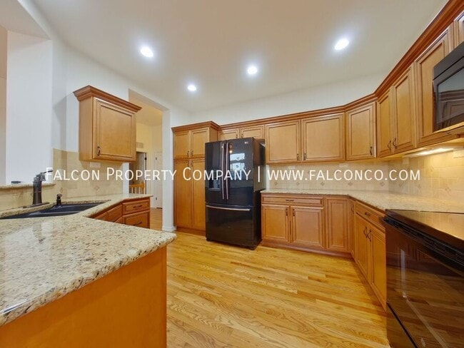 Building Photo - 302 All Sky Dr