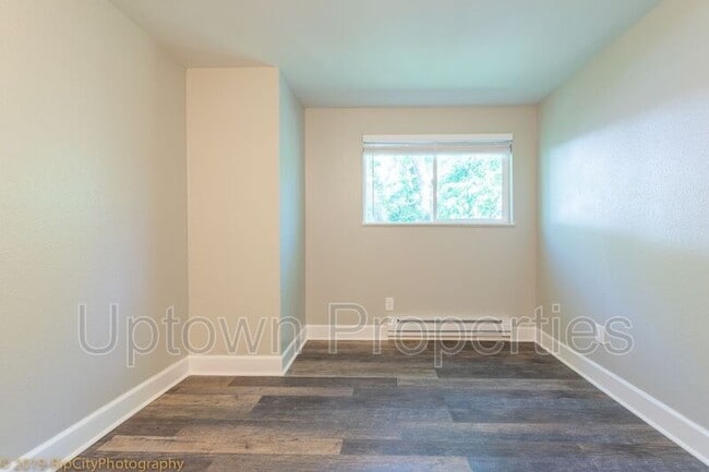 Building Photo - 3331 SW Garden View Ave