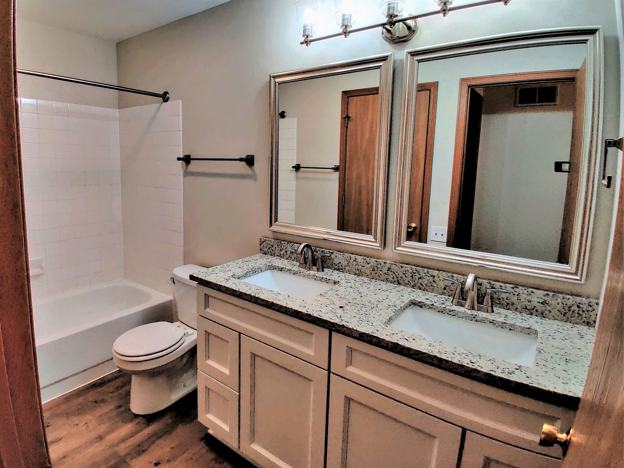 Second Floor Bath - 438 Orleans Ave