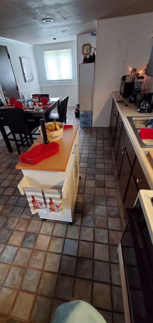 Building Photo - 22172 W Pineview Dr