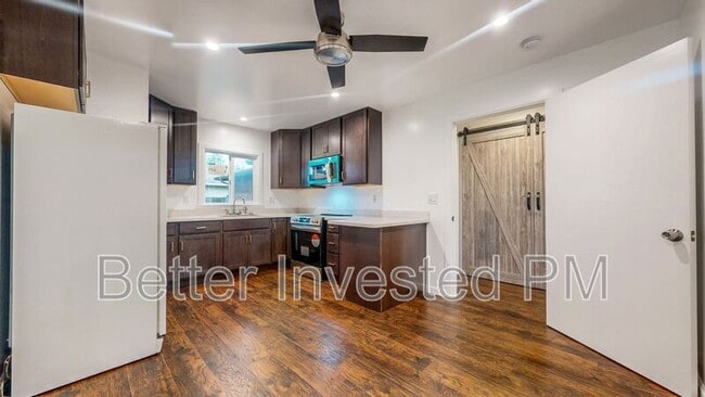 Building Photo - 531 Living Oak Ct