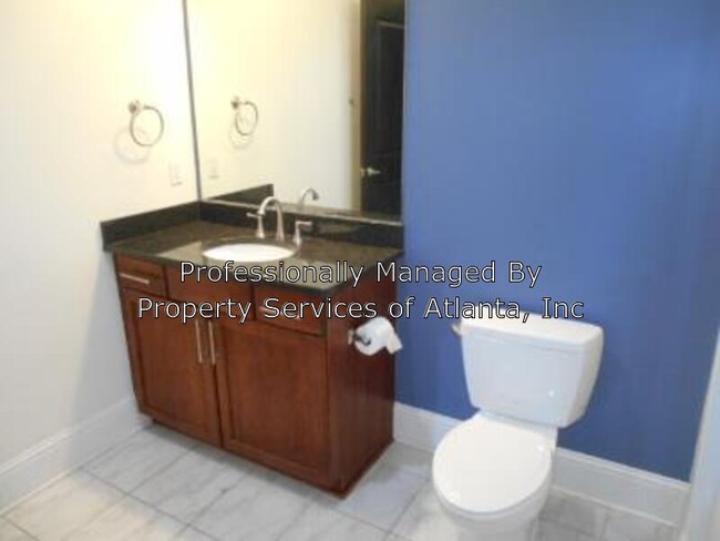 Building Photo - 943 N Ormewood Park Dr SE