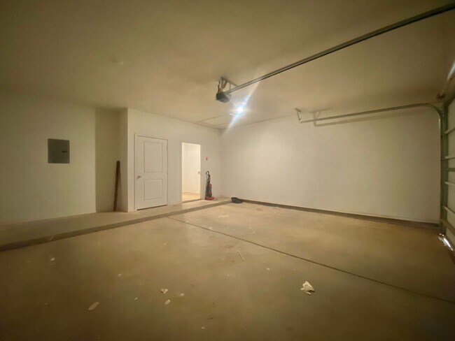 Building Photo - 5547 Itasca St