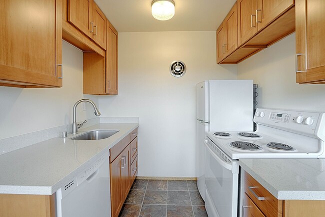 Interior Photo - Dolores Manor Apartments