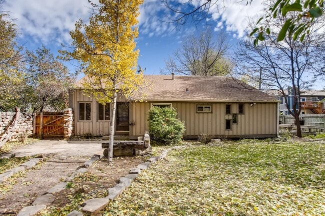 Building Photo - 1525 Crestmore Pl