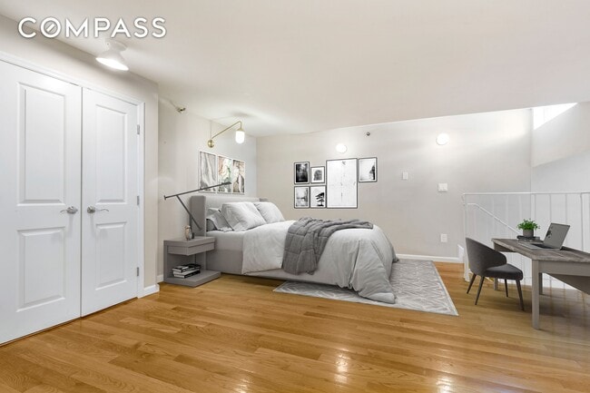 Building Photo - Spacious duplex in South Slope