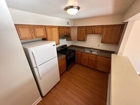 Building Photo - 7300 N Ridge Blvd