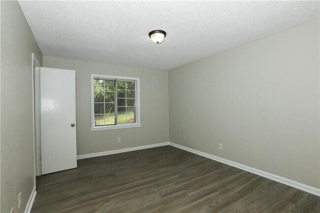 Building Photo - 2065 Alison Ct SW