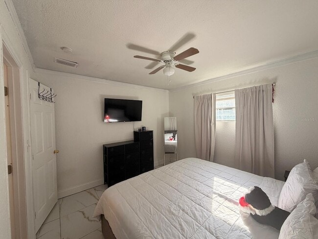 Building Photo - 1039 25th St