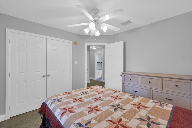 Building Photo - 22806 Lantana Dr