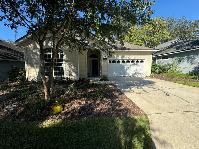 Building Photo - Stunning 3/2 in Haile