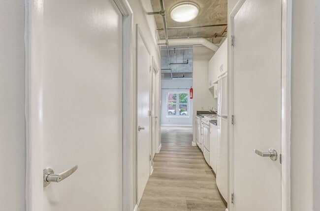 Building Photo - 1300 N St NW