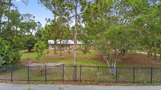 Building Photo - 16932 Okeechobee Blvd