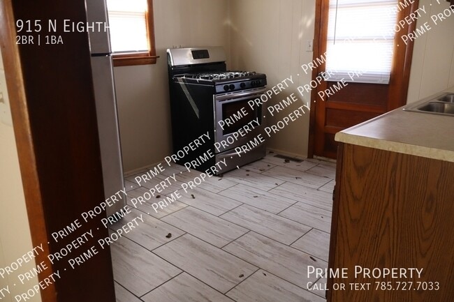 Building Photo - 915 N Eighth-