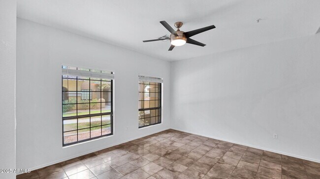 Building Photo - 1702 E Bell Rd